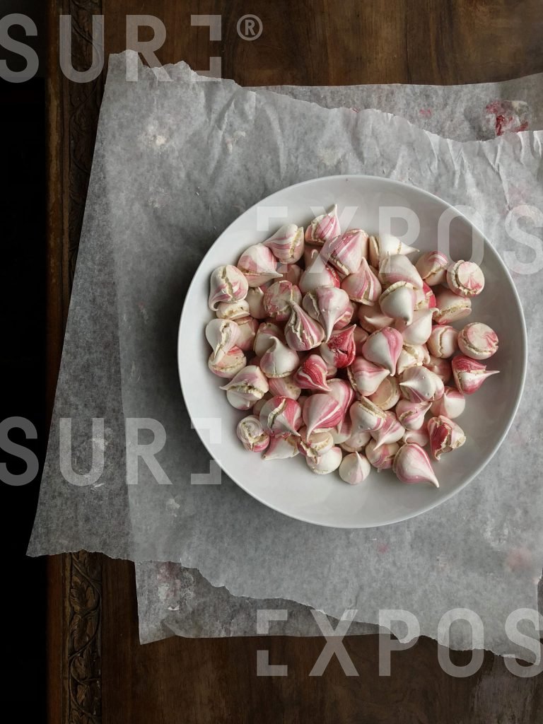 Meringue kisses