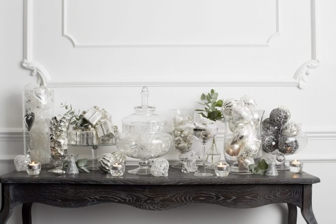 Christmas decoration sidetable