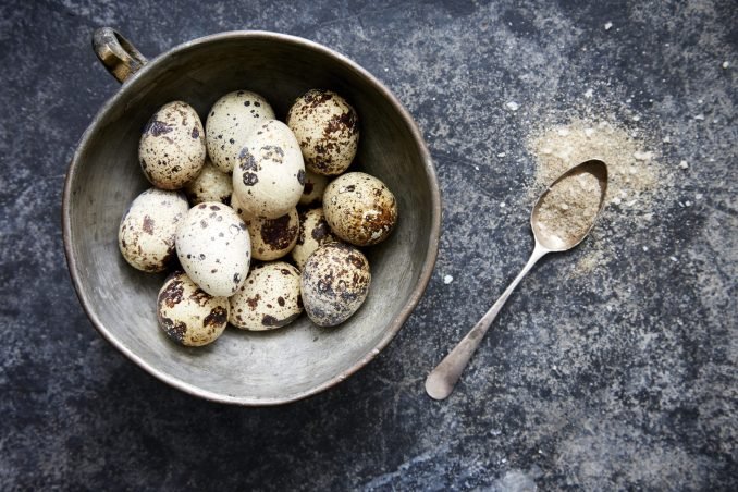 Quails eggs with salt