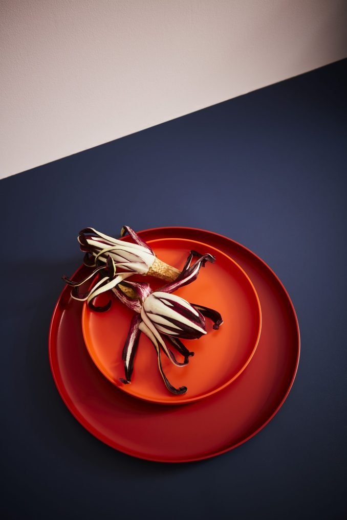 Red plates