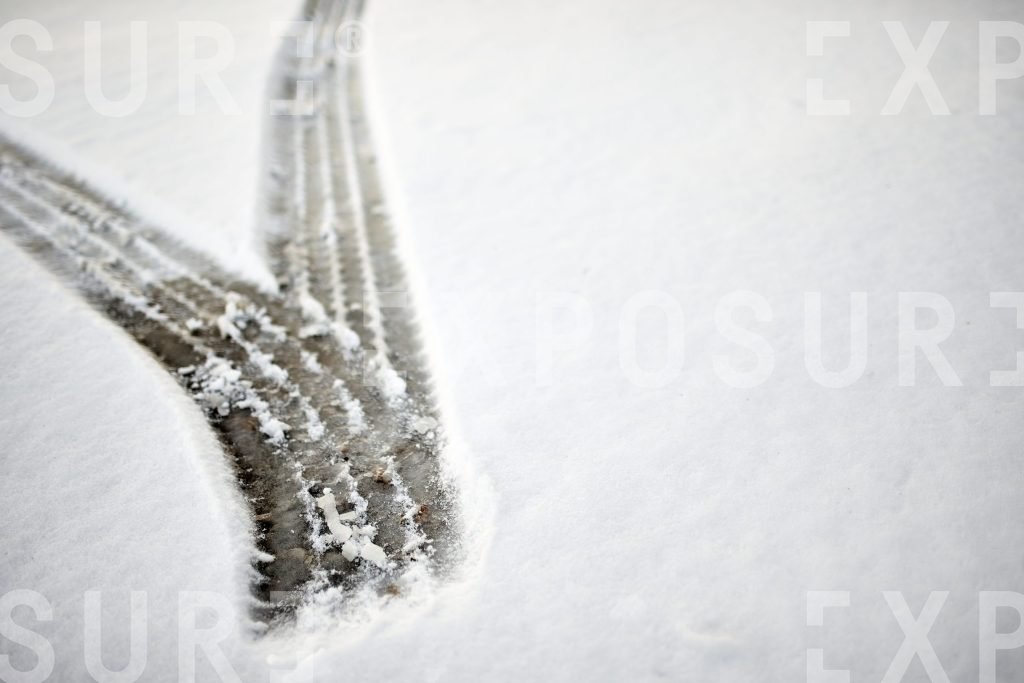 Tyre tracks in snow, Midwest