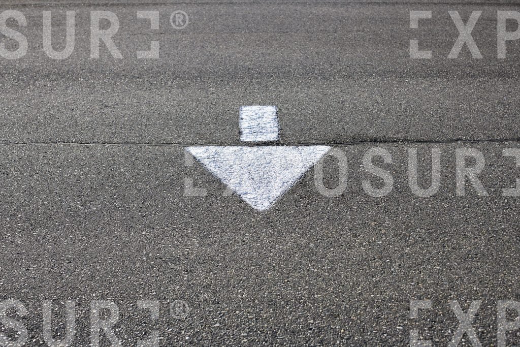 Simple arrow, parking lot, Detroit