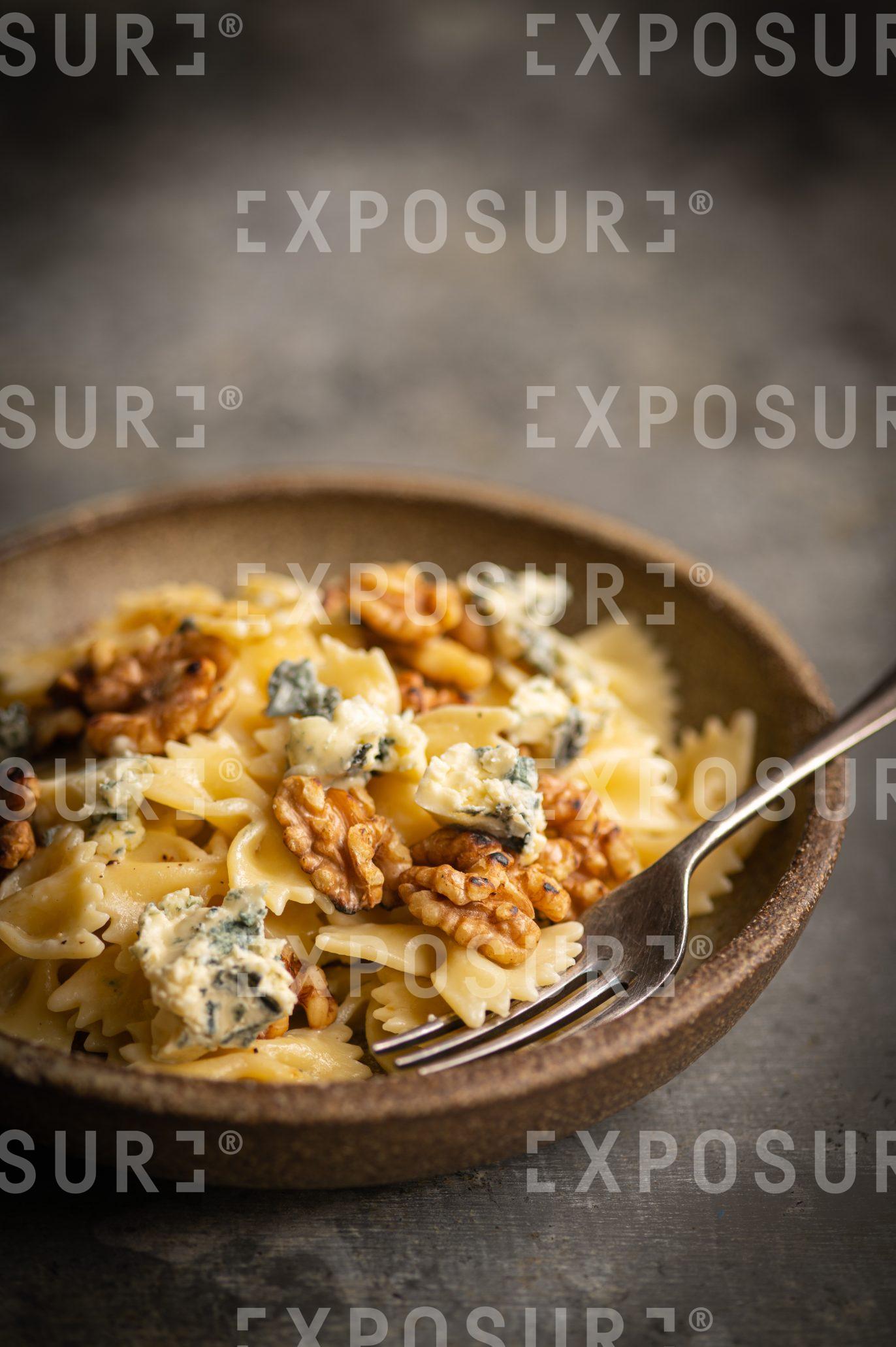 Blue cheese pasta with walnuts