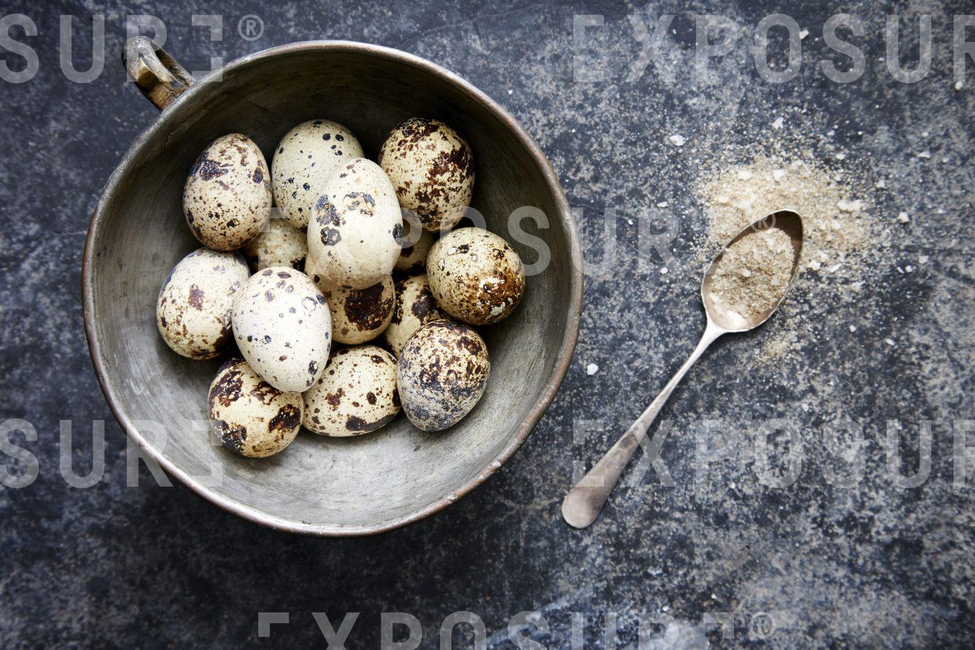 Quails eggs with salt