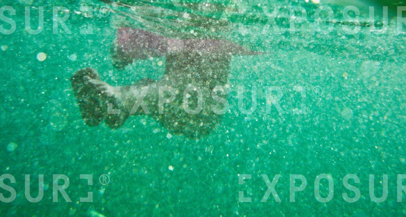 Bubbles – underwater swimming