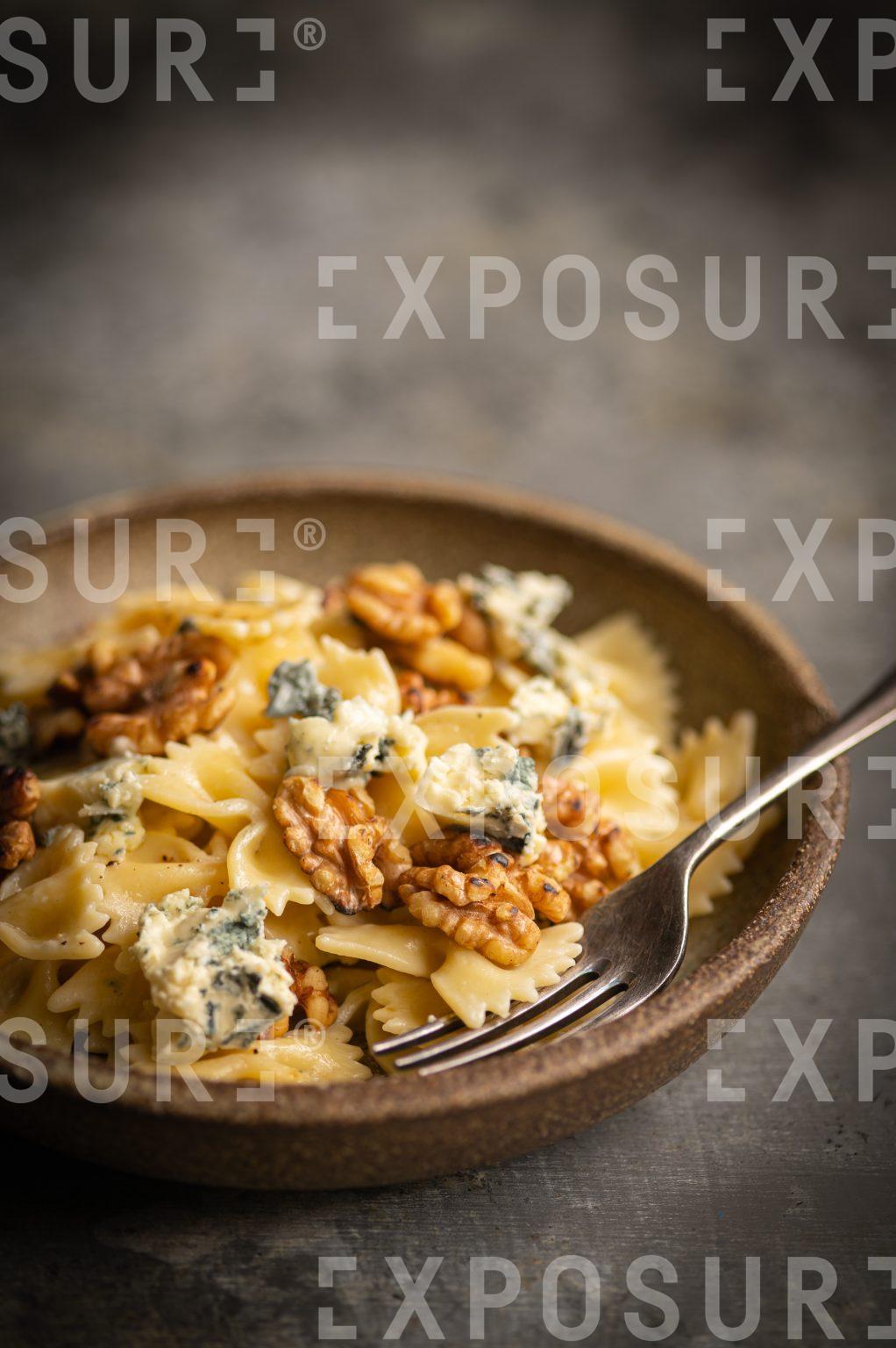 Blue cheese pasta with walnuts